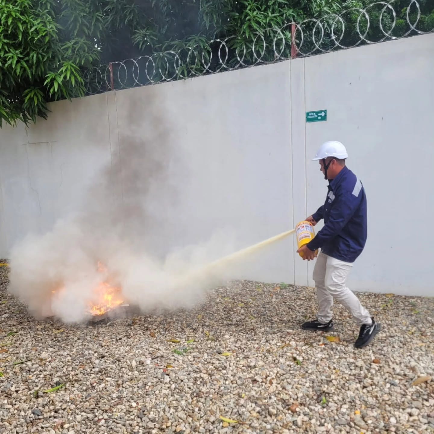 Capacitacion en trabajo en alturas - C&G Colombia
